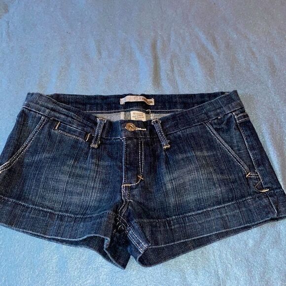 Refuge jean shorts! Size3! EUC! 15” waist and 7”rise! Great for summertime! - Picture 1 of 4